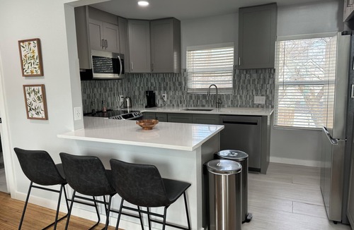 Hancock Apartment | Charming 1-bedroom Guesthouse in Central Austin
