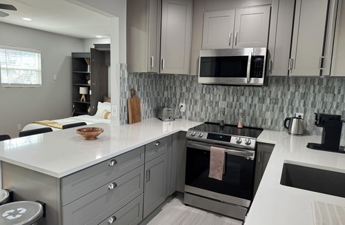 Hancock Apartment | Charming 1-bedroom Guesthouse in Central Austin