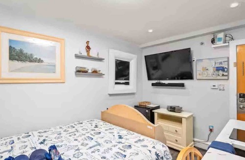 North End Hotel | Charming 1-bedroom hotel with fitness room, WiFi in fabulous Ocean City