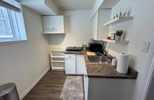 Lakeview House | Charming 1-bedroom home near Lakeview Park & Beach