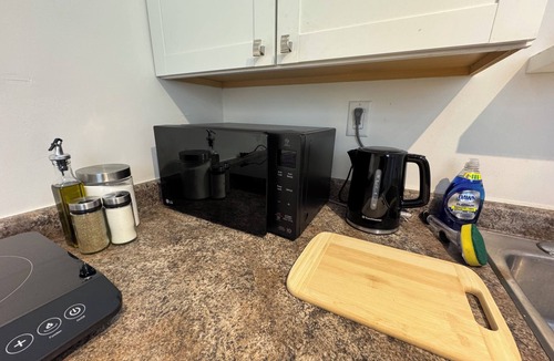 Lakeview House | Charming 1-bedroom home near Lakeview Park & Beach