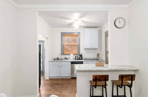 Downtown House | Charming 1-bedroom Home in Lakeland!