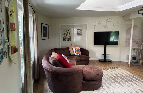 Ladue House | Charming 1-bedroom house in delightful St. Louis with WiFi, AC