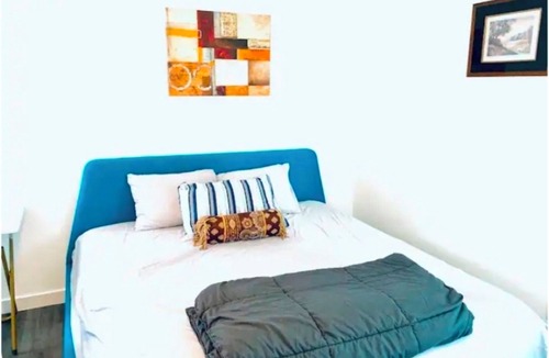 Northside House | Charming 1-bedroom house with AC and WiFi in vibrant Houston Downtown