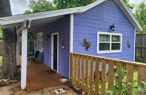 Southland Oaks House | Charming 1-bedroom house with WiFi, AC in lovely South nAustin
