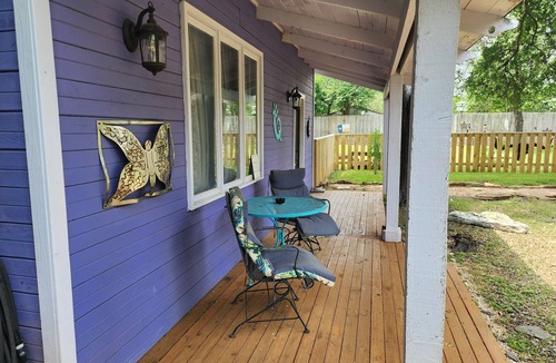Southland Oaks House | Charming 1-bedroom house with WiFi, AC in lovely South nAustin