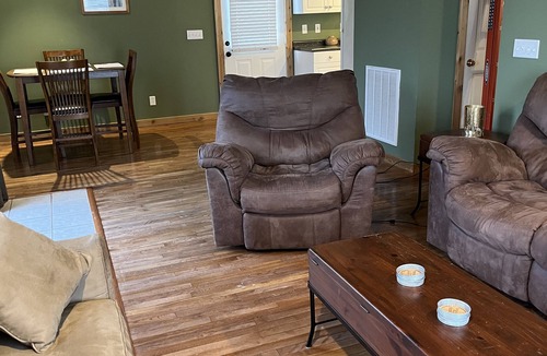 Paris House | Charming 1-bedroom house in Paris, TN.