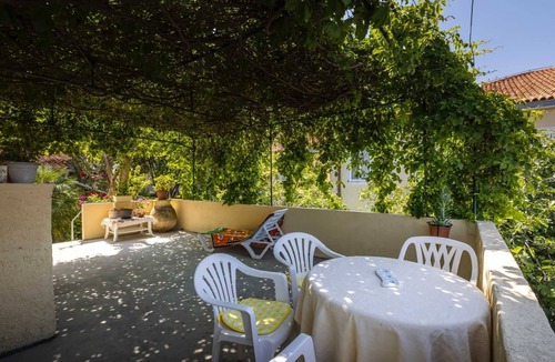 Cove Murtar Apartment | Charming 1-Bedroom Retreat, Made for Two