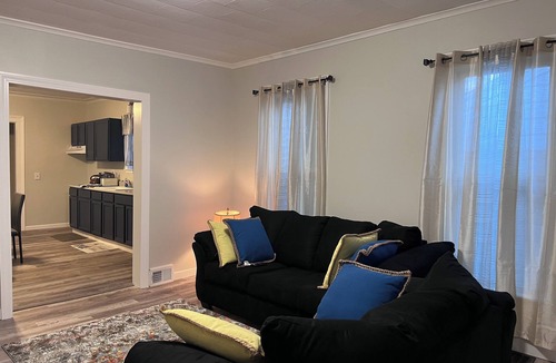Syracuse House | Charming 1-bedroom in house with WiFi, AC in welcoming Syracuse
