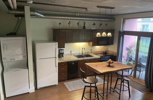 Old Town Chinatown Condo | Charming 1 Bedroom Industrial Loft w/Dedicated Parking