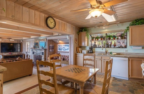 Brockway Cabin | Charming 1 bedroom Lakefront