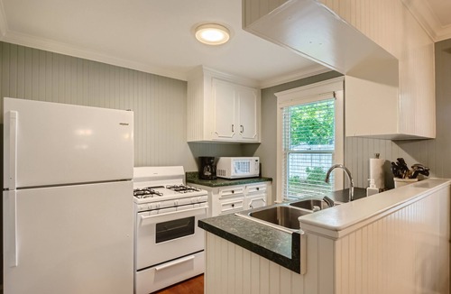 Old East Dallas House | Charming 1-Bedroom Retreat- 1st Casita