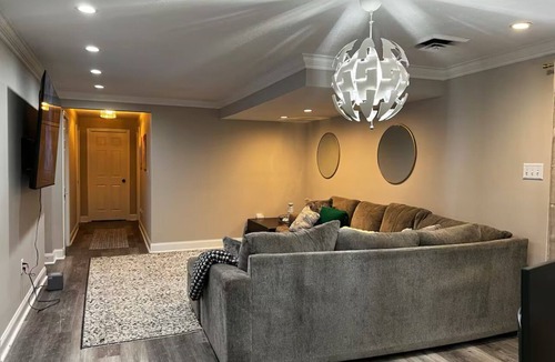 North Chesterfield House | Charming 1-bedroom suite with WiFi and AC in Bon Air