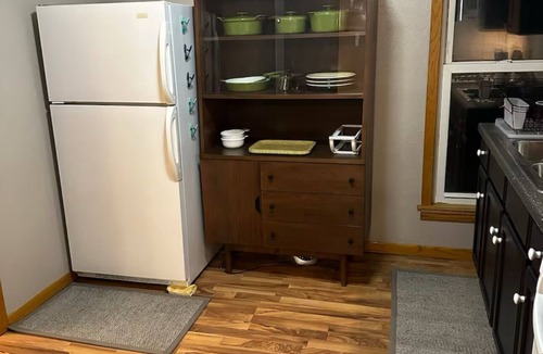 Austin Apartment | Charming 1-bedroom upstairs apartment in Austin with AC