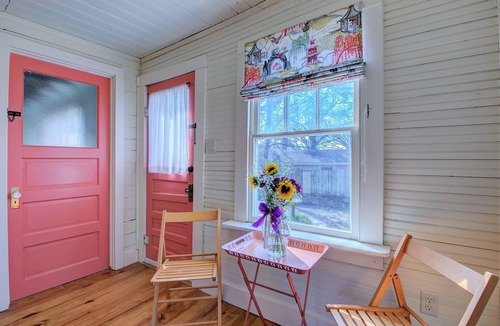 Hillcrest Cottage | Charming 1-Bedroom Backyard Cottage in Little Rock's Hillcrest Historic District