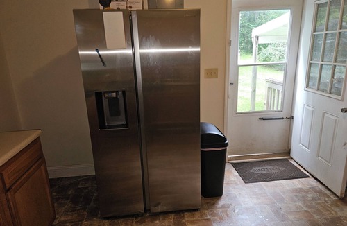 Martinsville House | Charming 1-bedroom house in fabulous Martinsville with AC