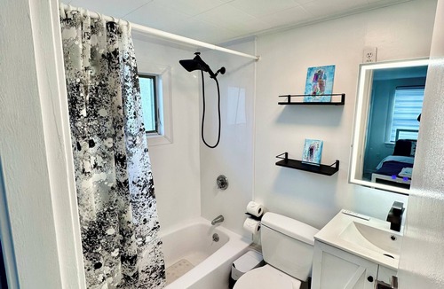 Commercial Street Apartment | Charming 1-bedroom apartment in fabulous Provincetown