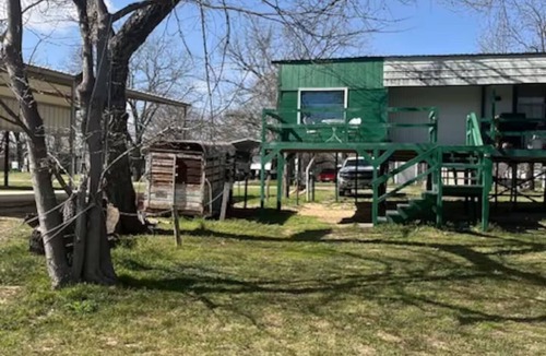 Dennis Cabin | Charming 1-bedroom cabin in peaceful Weatherford getaway