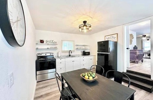 West Plains Apartment | Charming 1-bedroom entire apartment with AC, WiFi in West Plains
