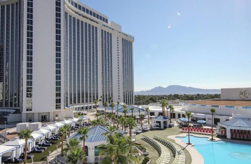 Las Vegas Villa | Charming 1-bedroom villa with jetted hot tub located in the heart of Las Vegas