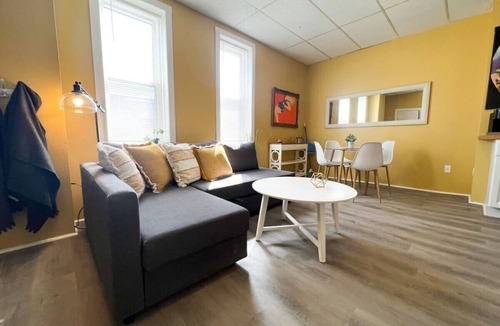 Jeannette Condo | Charming 1 Bedroom w/Queen bed + Sofa bed