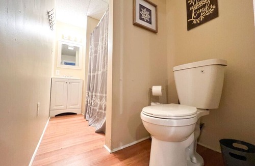 Jeannette Condo | Charming 1 Bedroom w/Queen bed + Sofa bed