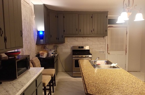 Quincy House | Charming 1-bedroom within an historic mansion with WiFi, AC in Quincy