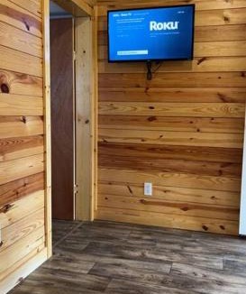 Marion House | Charming 1 BR Compact Cabin