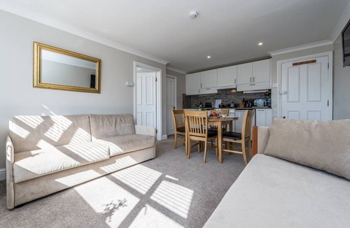 Brondesbury Park Hotel | Charming 1 BR on Willesden Green