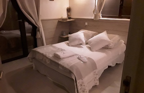 Saint-Etienne-du-Gres Other | Charming 19th century mas in Provence