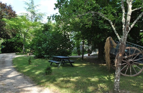 Souvigny-de-Touraine Cottage | Charming 18th Century Farmhouse: 4BR, Modern Comfort, Large Woodland Park, Family-Friendly Amenities