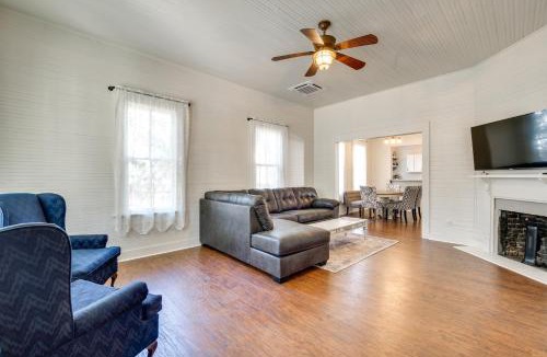 Historic District House | Charming 100-Year-Old Home Less Than 1 Mi to Downtown