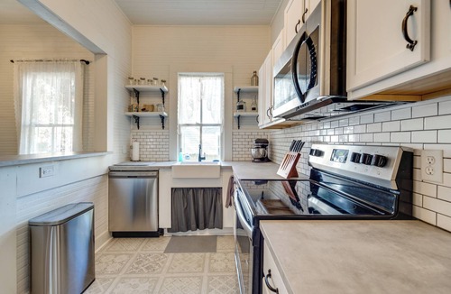 Historic District Cottage | Charming 100-year-old Home < 1 Mi to Downtown