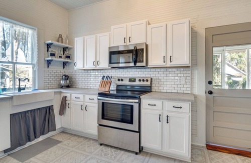 Historic District Cottage | Charming 100-year-old Home < 1 Mi to Downtown