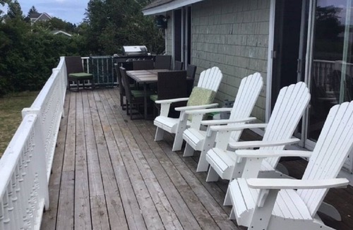 Loveitts Field House | Charming 110-year former Inn 10' from the Ocean!