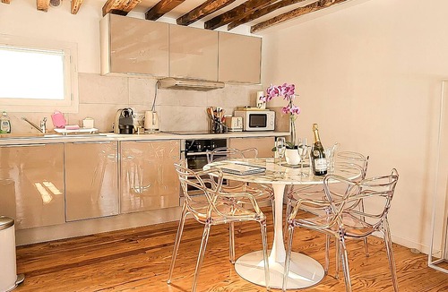Les Halles Apartment | Charming 1820s Flat with Elevator & Queen size bed, near the Louvre