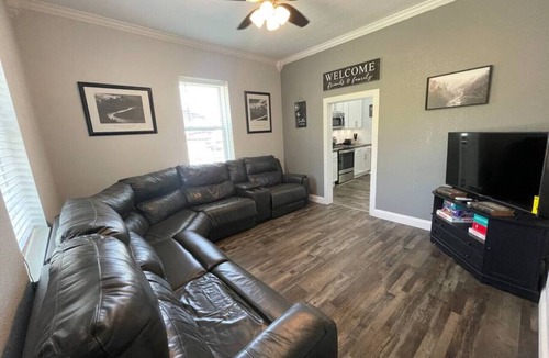 Ironton House | Charming 1860s Renovated Home