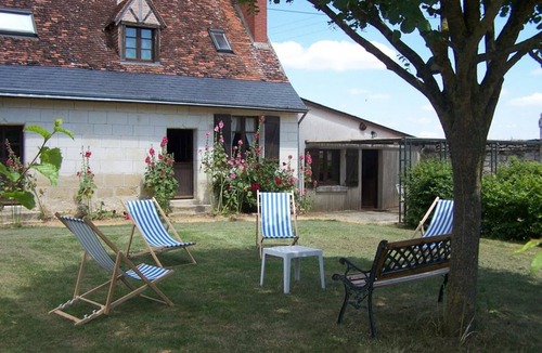 Saint-Epain Cottage | Charming 18th Century Cottage with Pool, Near Loire Castles and Vineyards