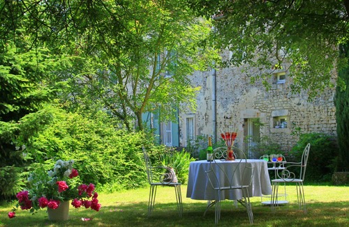 Ri Cottage | Charming 18th-century house with enclosed garden and pets allowed