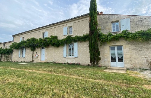 Chaix Cottage | Charming 18th-Century Farmhouse with Pool, Renovated & Spacious, Near River and Trails