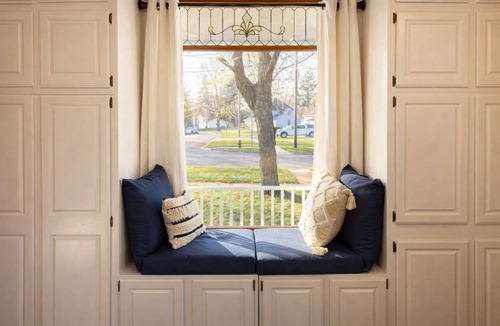 Huntley House | Charming 1920 Historic Home near Huntley Square with Arcade Games!