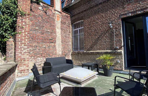 Roubaix House | Charming 1920's house - 6 private bedrooms with bathroom 15 min from Lille