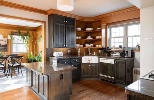 New Castle House | Charming 1920s Tudor Home