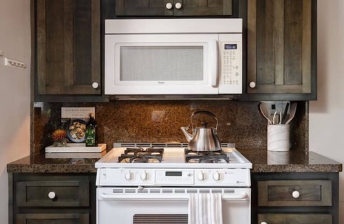 New Castle House | Charming 1920s Tudor Home