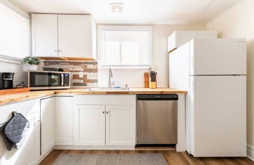 Danville Apartment | Charming 1bd/1bath on Main St.
