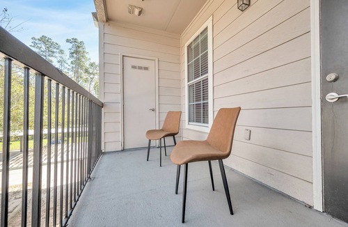 Alden Bridge Apartment | Charming 1BD in Magnolia - pool, gym & steps from shops!