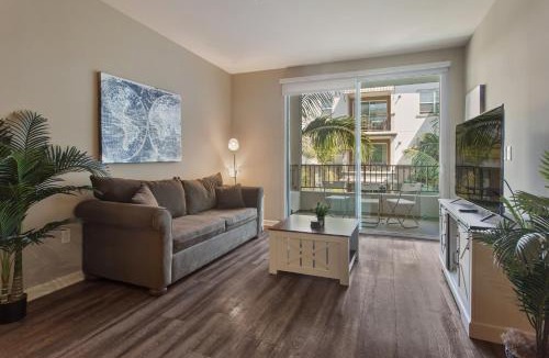 Del Rey Hotel | Charming 1BD with Pool and Free Parking