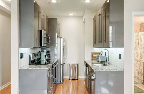 Rittenhouse Row Apartment | Charming 1BDR With King Bed in Rittenhouse Square