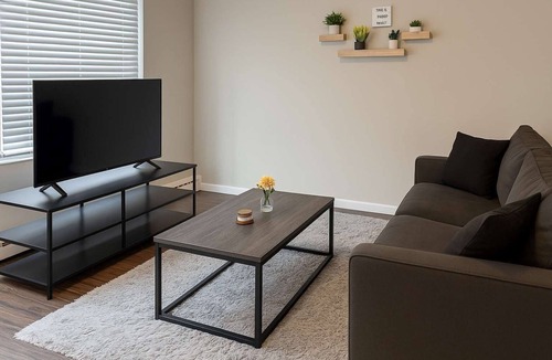 Hyde Park Apartment | Charming 1BR/1BA Apt in Chicago