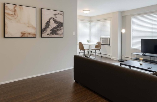 Hyde Park Apartment | Charming 1BR/1BA Apt in Chicago